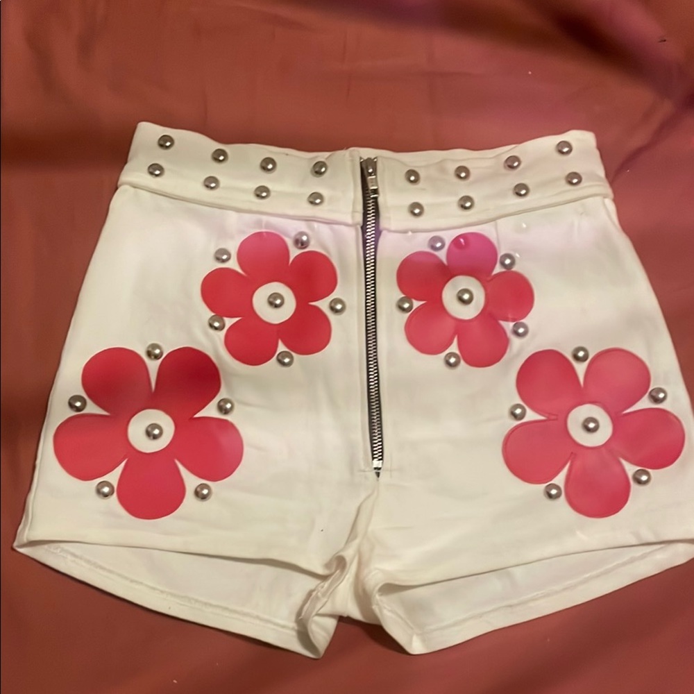 ✨ GROOVY DAZE BRAND✨ 60’s style hand-made shorts